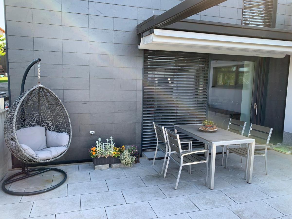 Ferienoase Zwischen Und Warnemuende Apartment
